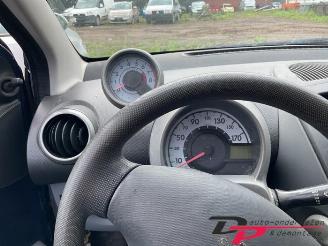 Peugeot 107 107, Hatchback, 2005 / 2014 1.0 12V picture 9