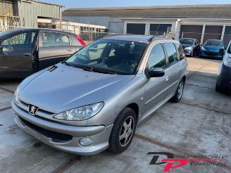 Vrakbiler auto Peugeot 206 206 SW (2E/K), Combi, 2002 / 2007 1.4 2005/8