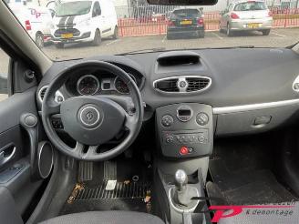 Renault Clio Clio III (BR/CR), Hatchback, 2005 / 2014 1.6 16V picture 10