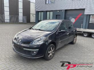 Uttjänta bilar auto Renault Clio Clio III (BR/CR), Hatchback, 2005 / 2014 1.6 16V 2007/7