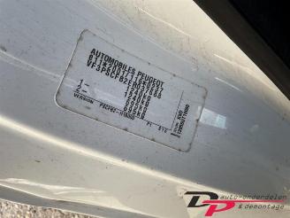 Peugeot 108 108, Hatchback, 2014 1.0 12V picture 11