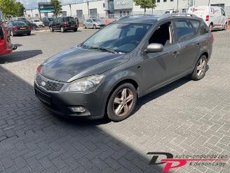 Kia Cee d Cee'd Sporty Wagon (EDF), Combi, 2007 / 2012 1.4 16V picture 2