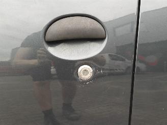 Peugeot 107  picture 4