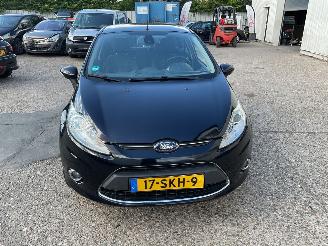 Schadeauto Ford Fiesta Benzine Airco 2011/10