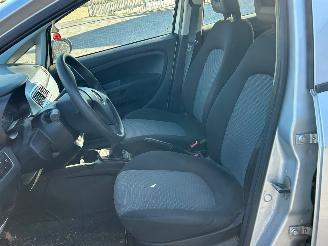 Fiat Punto 1.3Diesel  Euro 5 Airco picture 14
