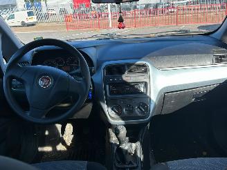 Fiat Punto 1.3Diesel  Euro 5 Airco picture 10