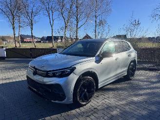 Volkswagen Tiguan Volkswagen Tiguan 1.5 eTSI DSG R-Line Leder HUD Camera VOL picture 14