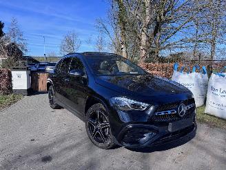Schadeauto Mercedes GLA GLA 250 e AMG Panorama HUD 360view Carbon AmbianGLA 250 e AMG Panorama HUD 360view Carbon Ambiance VOL!! 2025/3