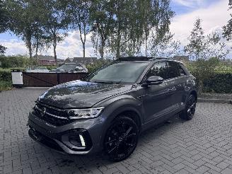 Schadeauto Volkswagen T-Roc Volkswagen T-Roc 1.5 TSI DSG R-Line PANO AHK Camera IQ Lights VOL!! 2026/2
