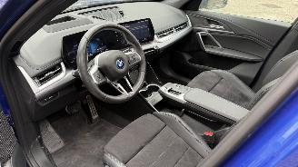 BMW iX1 iX1 30 xDrive M Sport PANORAMA HUD 360view VOLLL picture 3