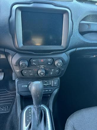 Jeep Renegade 4X4 picture 9