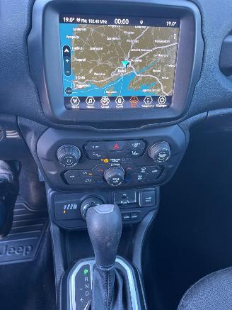 Jeep Renegade 4X4 picture 16