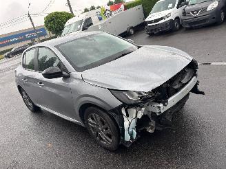 krockskadad bil auto Peugeot 208  2022/1