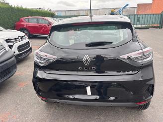 Renault Clio  picture 2