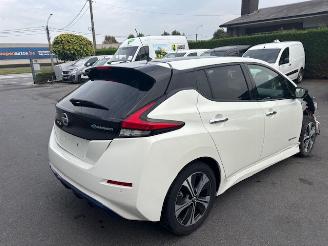 krockskadad bil auto Nissan Leaf 40KWH 110KW 150PS 2018/9