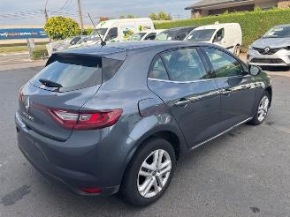 uszkodzony samochody osobowe Renault Mégane  2020/9
