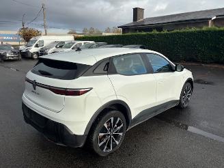 krockskadad bil auto Renault Mégane E-Tech 60KWH 2023/6