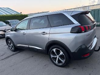 Coche accidentado Peugeot 5008 7 seats 2020/6
