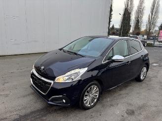 skadebil auto Peugeot 208  2019/6