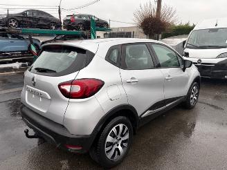 skadebil auto Renault Captur  2019/9