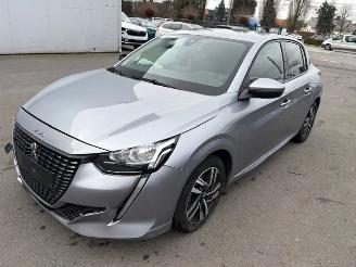Peugeot 208  picture 8