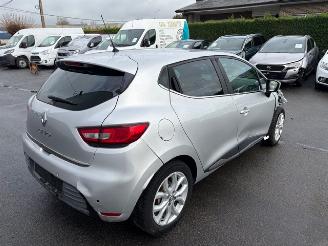 Coche accidentado Renault Clio  2017/9