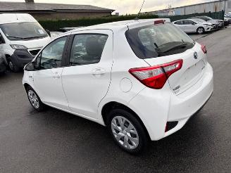Toyota Yaris HYBRID AUTOMAAT picture 3