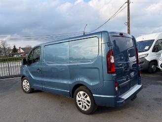 krockskadad bil bedrijf Opel Vivaro  2016/5