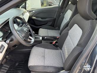 Renault Clio E-TECH HYBRID AUTOMAAT picture 6