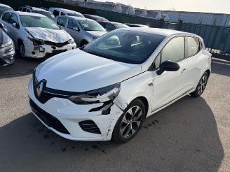 uszkodzony samochody osobowe Renault Clio LIMITED 2022/7