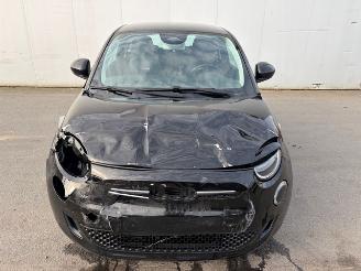 Fiat 500E  picture 2