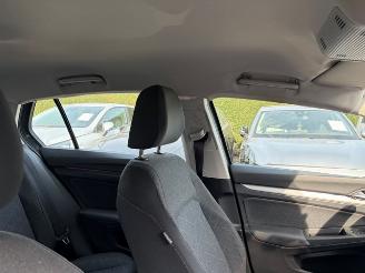 Volkswagen Golf  picture 10