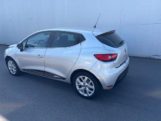 uszkodzony samochody osobowe Renault Clio LIMITED 2019/2