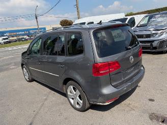 Coche accidentado Volkswagen Touran 7pl AUTOMAAT 2014/2