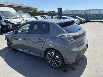 Peugeot 208  picture 5