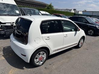 uszkodzony samochody osobowe Volkswagen Up! BEATS STUDIO 2017/6