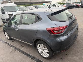 Vaurioauto  passenger cars Renault Clio  2020/10