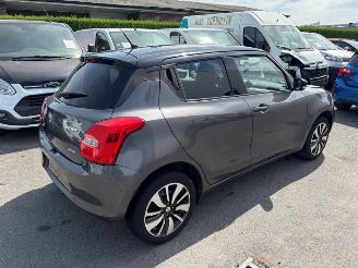 skadebil auto Suzuki Swift HYBRID 2020/7