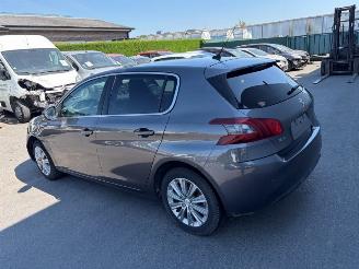 Unfallwagen Peugeot 308  2018/4