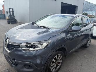Damaged car Renault Kadjar  2016/9
