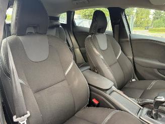 Volvo V-40  picture 10