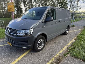 skadebil bedrijf Volkswagen Transporter 2.0 TDI L1H2 Highline 2019/3