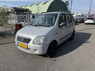 Vaurioauto  passenger cars Suzuki Wagon r 1.3 GL 2000/10