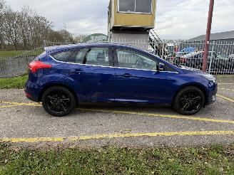 Ford Focus 1.0 Titanium picture 6