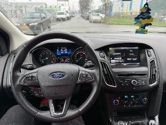 Ford Focus Wagon 1.0 Titanium picture 12