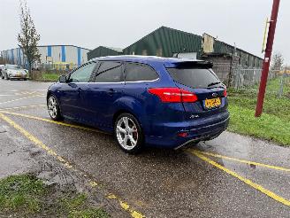 Ford Focus Wagon 1.0 Titanium picture 3