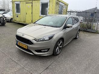skadebil auto Ford Focus Wagon 1.0 Titanium 2016/7