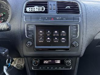 Volkswagen Polo 1.2 TSI Highline Automaat picture 16