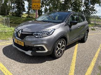 Vaurioauto  passenger cars Renault Captur 1.3 TCe Intens 2019/10