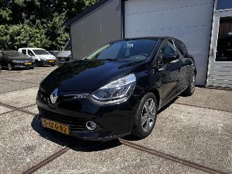 skadebil auto Renault Clio 0.9 TCe ECO R-link Night&Day Camera 2014/1